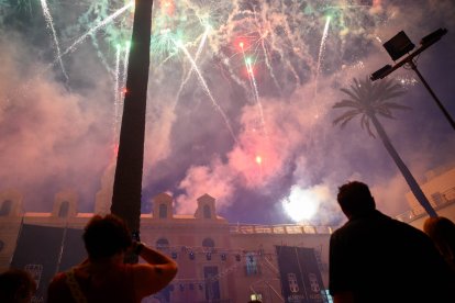 Fuegos artificiales en la Plaza Vieja.