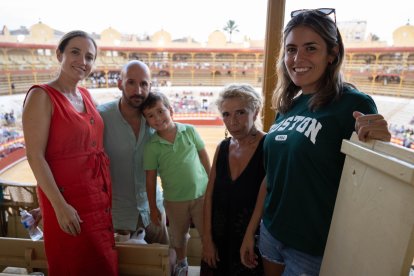 Paloma Ortega, María Sáez, Álvaro y Jaime López e Inmaculada Román.
