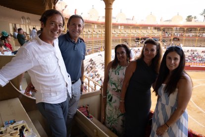 Aitana Moreno, Susana Contreras, Belén Sánchez, Félix García y Luis Manuel.