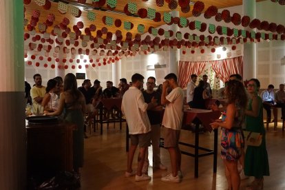 El público minutos antes del concierto de Baraka