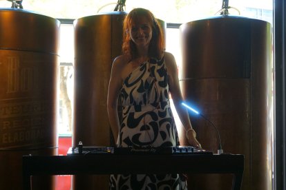 Para disfrutar de la comida había música que amenizaba el momento.