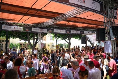 La Feria del Mediodía, en plena ebullición en el primer día.