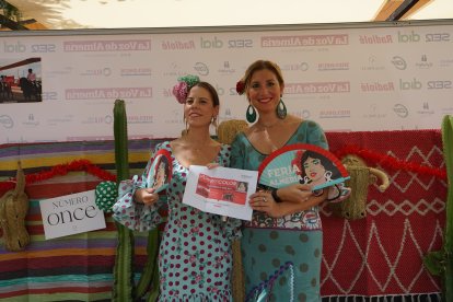 Inma y María Jesús fueron ganadoras de Almericolor, la foto más colorida