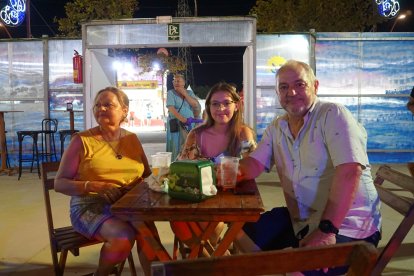 Pepe Larrosa, Isa Pascual y Marina Pérez, en el Rincón Cubano.