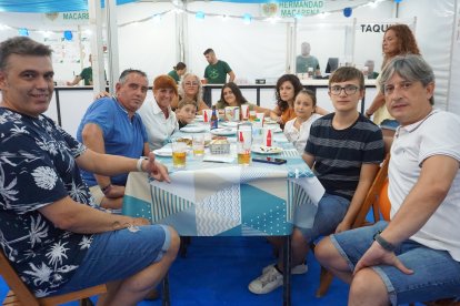 Cena con miembros del Club Deportivo Jalual en la caseta del Partido Popular.