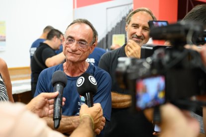 Cristóbal López atiende a los medios.