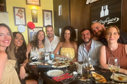 Los amigos de Julián y Laura han visitado Entrefinos durante la segunda jornada de Feria.