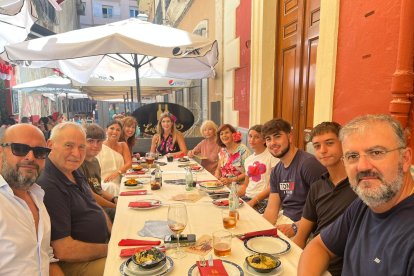 Esta familia almeriense disfruta cada año de la Feria de Mediodía y de la mejor gastronomía en Entrefinos.