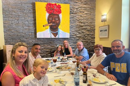 Para la familia Alonso Ortega es tradición visitar la Feria juntos y comer en Entrefinos.