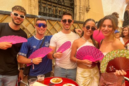 Celia, Lorena, Alberto, José y Alberto de Adra aseguran que intentan visitar la Feria todos los años.