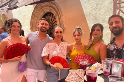 La familia Martínez González reside en el municipio vecino de Huércal de Almería y no han querido perderse la Feria.