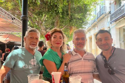 La familia Sánchez Martínez de Almería reservan un día cada año para disfrutar de la Feria juntos.