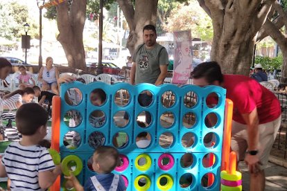 Juegos infantiles en el Parque Nicolás Salmerón.