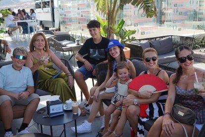 Elena, Antonio, Rocío, Enrique, Olga, Inma y Candela.