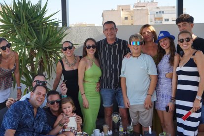 Antonio, Antonio, Fernando, Enrique, Carmen, Mari Carmen, Elena, Antonio, Rocío, Enrique, Olga, Inma y Candela.