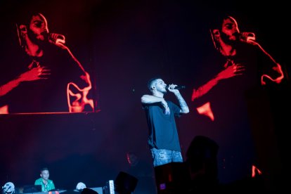 RVFV, que cuenta con casi nueve millones de oyentes mensuales en Spotify, declaró estar “muy feliz” por encontrarse en casa.