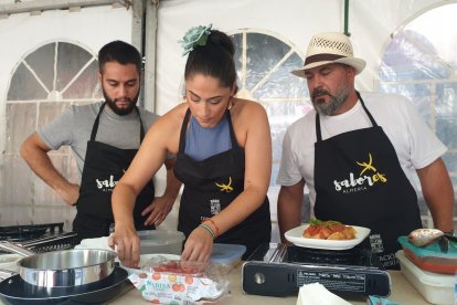 Los Vargas, cocinando