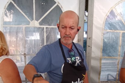 Joaquín Felices, preparando el pulpo.