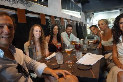 Tirso Pérez, Sara Pajares, María José Burgos, David Cruz, Lucía Sánchez, Cristina Navarro y Héctor Rodríguez.