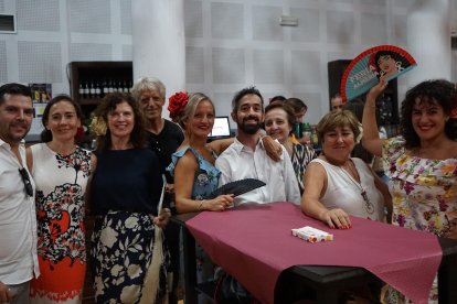 Luisa, Lola L., Lola C., Tomás, Mar, Inma, Paco, María José y Gonzalo.