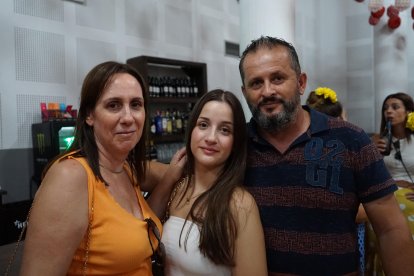 Carmen Nieto, Claudia César y Rafael César.