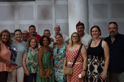 Paco y el grupo de baile.