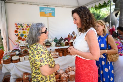 María del Mar Vázquez, alcaldesa de Almería, recorriendo la exposición.