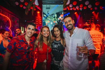 Aún quedan muchas tardes de Feria por delante para disfrutar en Berlín Social Club como lo hacen ellos.