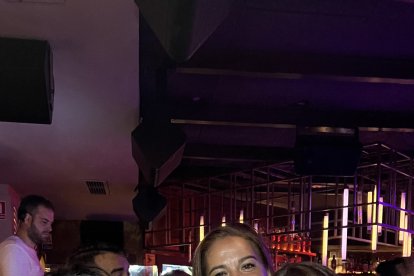 Ali, Marimar, Celia y Mar vienen de blanco a pasar un buen rato en Premium Black.