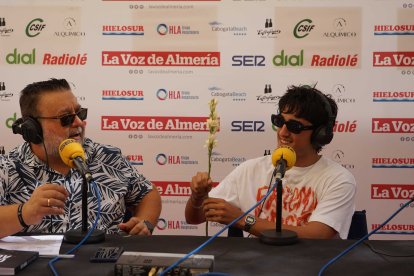 El influencer Santos Peralta, o más conocido como ‘Dumas’, estuvo junto a Alfredo Casas.