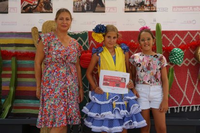 Carolina y su madre Mercedes disfrutarán del bono de la mano de Almericolor por la foto con más color.