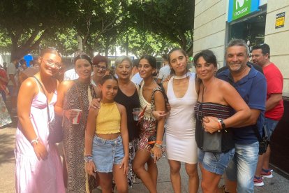 La familia Martínez de Almería posa para LA VOZ.