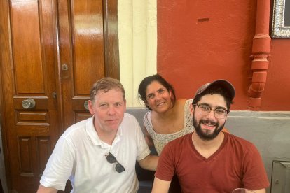 Desde Nueva York a Almería. La familia materna de los Godfried proviene de Alhama (Almería) y este año han decidido viajar a la capital almeriense para disfrutar de la Feria y de la mejor gastronomía en Entrefinos.   