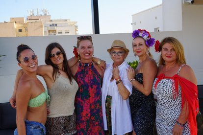 Beatriz, Carmen, Lali, Carmen, Araceli y Mercedes.