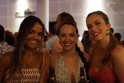 Elena, María y Elena.