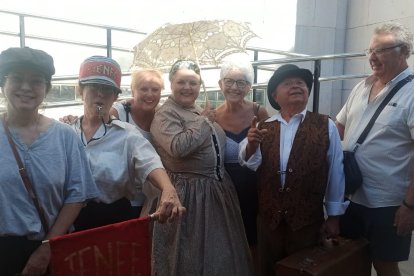 Teatro para reclamar más trenes, a cargo del grupo de Paco Leonardo