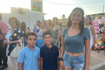 Gala, Mario y David son hermanos disfrutan del Día del Niño.