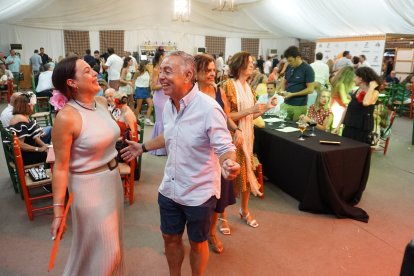 El ritmo de Sones del Sur animó a los asistentes en la noche de este miércoles a salir a bailar en La Pita.