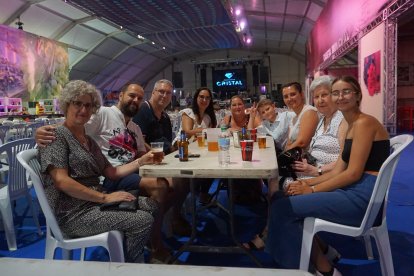 Familia Hernández en la Caseta Municipal.