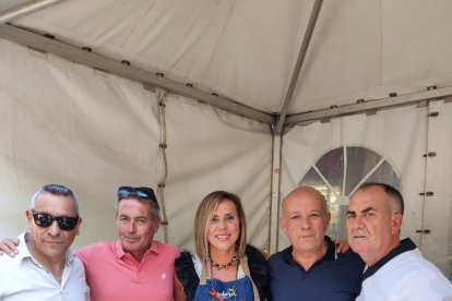 Profesores de la Escuela de Hostelería Almeraya, Juan Fernández, José Useo y María Krebs junto con el profesor de la Escuela de Hostelería Casa de Campo de Madrid, José A. Sierra, y por el metre del Restaurante Argentino Taller de Sabores, José Vilches.
