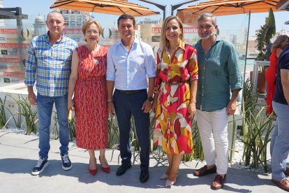 José Jesús Gázquez, director de la UNED, junto a la subdirectora de LA VOZ, Javier A. García; Maribel Sánchez y Ángel Escobar.