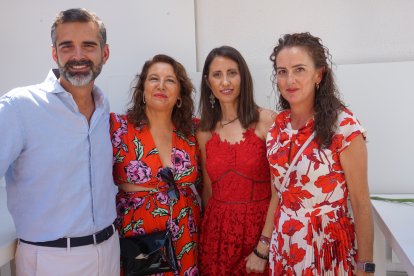 Los consejeros Ramón Fernández Pacheco y Carmen Crespo junto a Aránzazu Martín y Carmen Belén López.