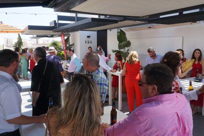 Autoridades, empresarios y representantes de distintos movimientos, juntos con LA VOZ en la Feria de Almería.