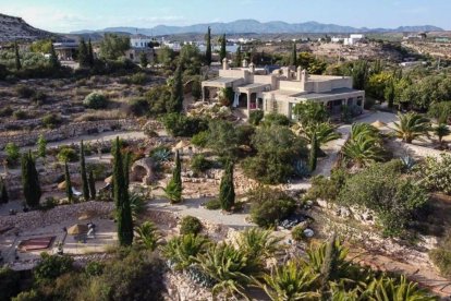 Casa rural de casi dos millones de euros en Aguamarga.