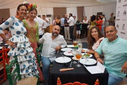 María Herrada, Victoria Ortiz, Juan Luis Padilla, Marta Yaneth y Luis Rodríguez.