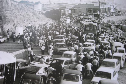 Las colas para subir al Franco Navarro.