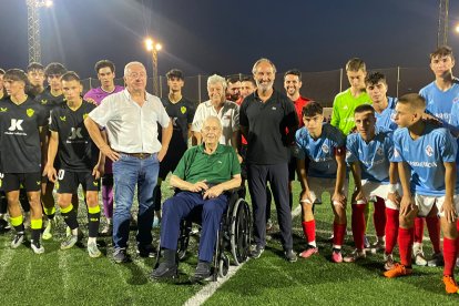 El fundador del Almería recibió el cariño de nuestro fútbol.