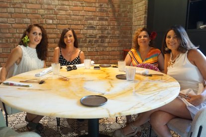 Marisa Vargas, María V., Emi Pérez y Eva Martínez.