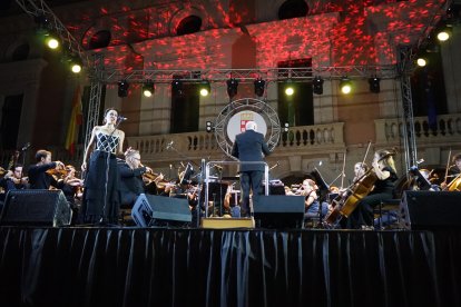 Concierto de la OCAL en la Feria 2023 con la soprano Leonor Bonilla como solista.