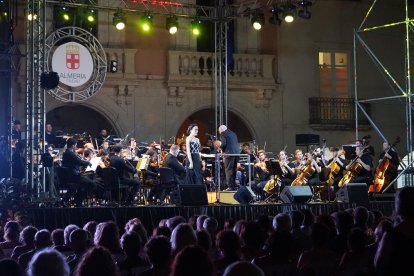 Concierto de la OCAL en la Feria 2023 con la soprano Leonor Bonilla como solista.